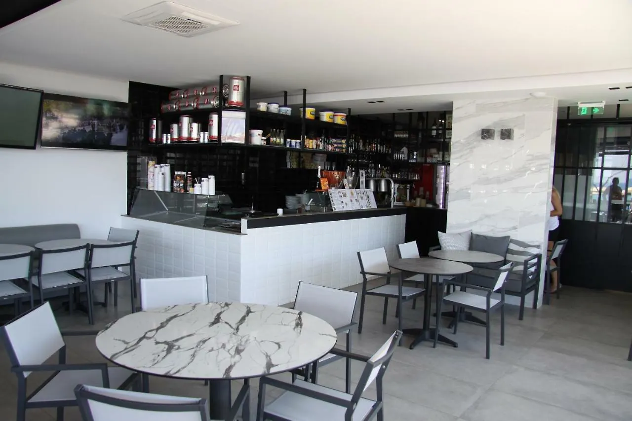 Meliton Inn Hotel & Suites By The Beach Neos Marmaras 3*,  Greece