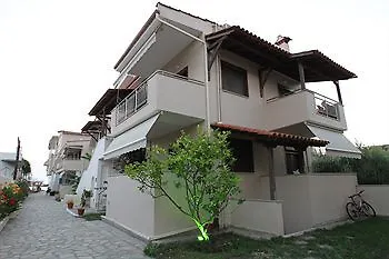 Meliton Inn Hotel & Suites By The Beach Neos Marmaras