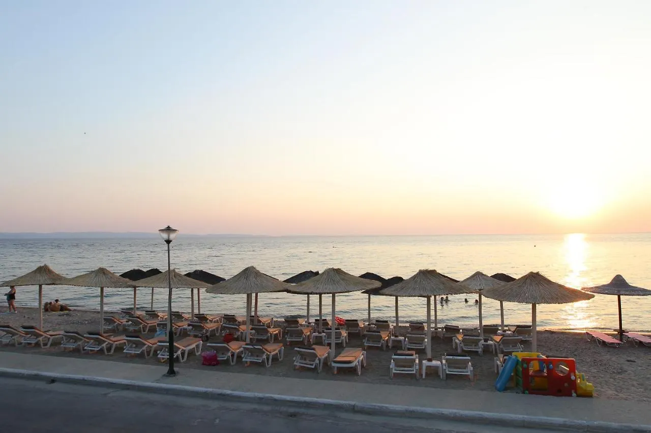 Meliton Inn Hotel & Suites By The Beach Neos Marmaras 3*,