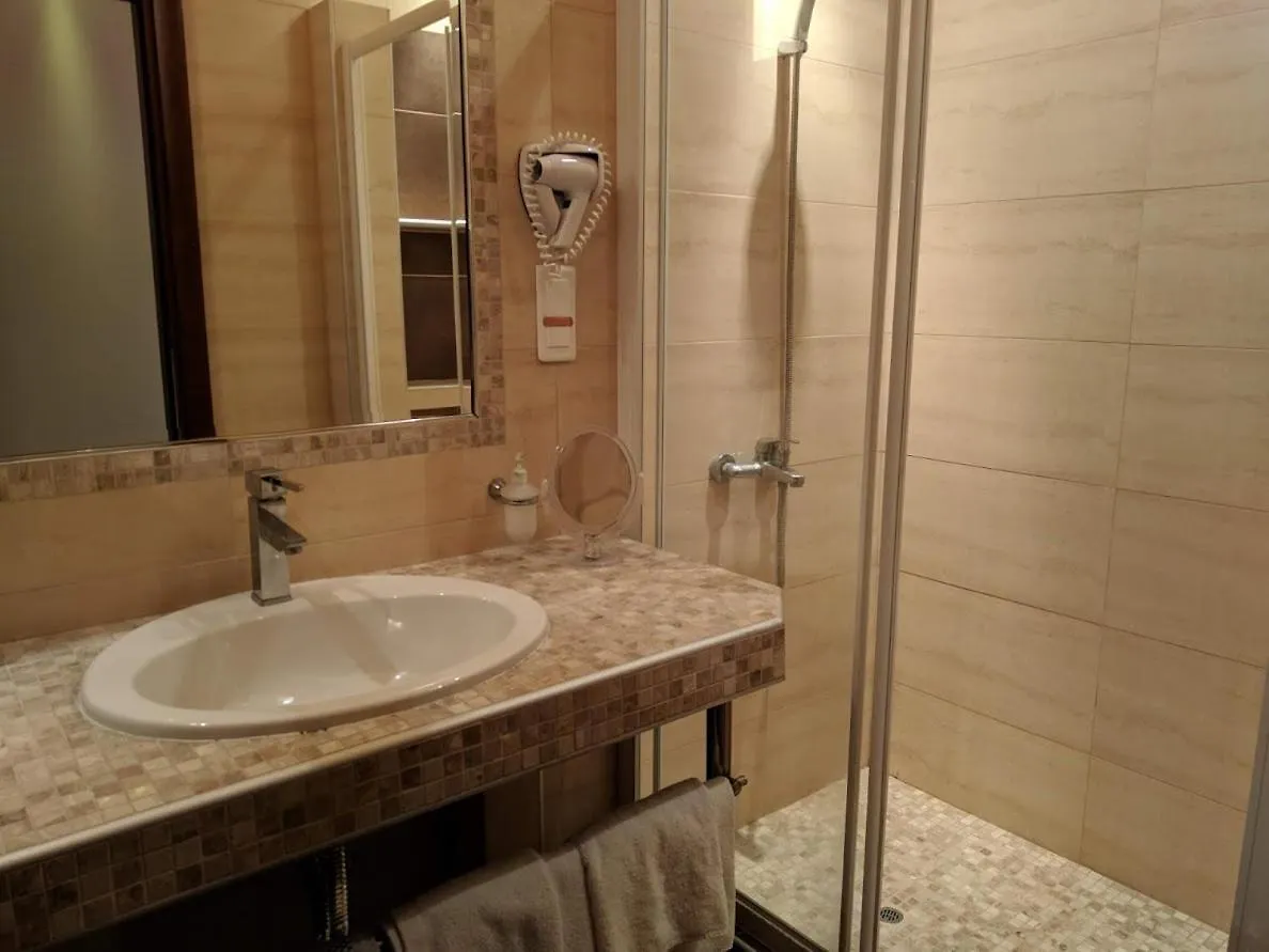 Meliton Inn Hotel & Suites By The Beach Neos Marmaras