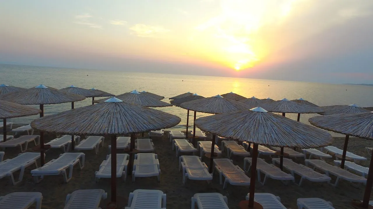 Meliton Inn Hotel & Suites By The Beach Neos Marmaras Greece